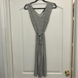 Elegant David Meister geometric black and white dress with tie belt in EUC
